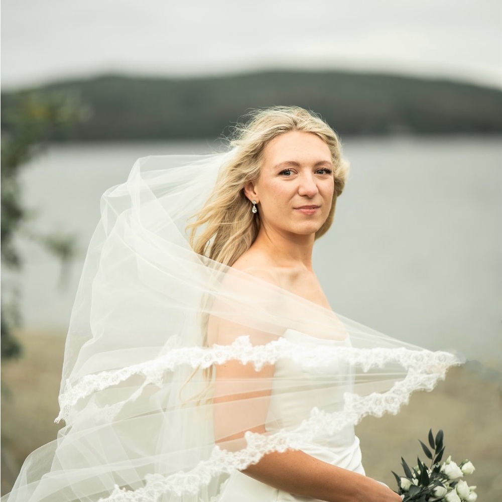 TONI FEDERICI White Lace Hair Accessories